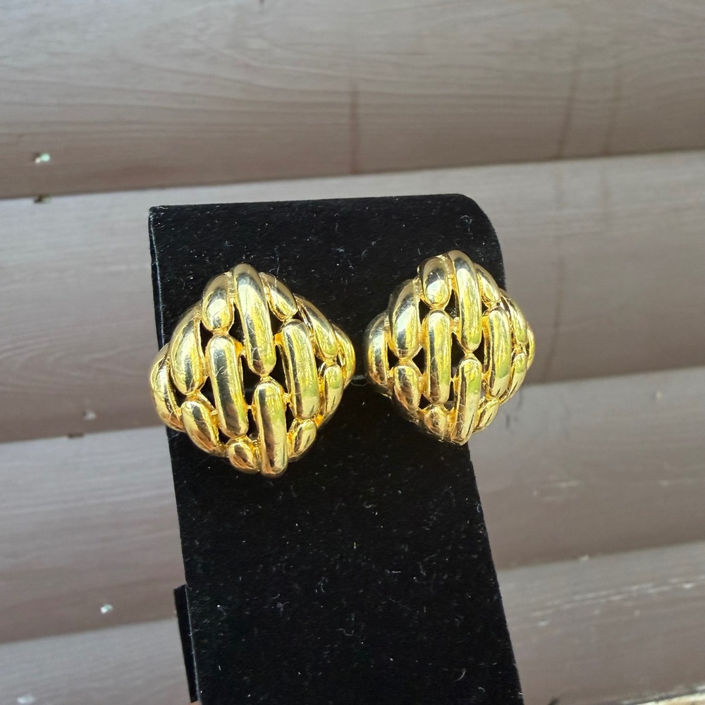 Vtg 80s  Chunky Gold‎ Basketweave Openwork Post Earrings Diamond Statement Retro